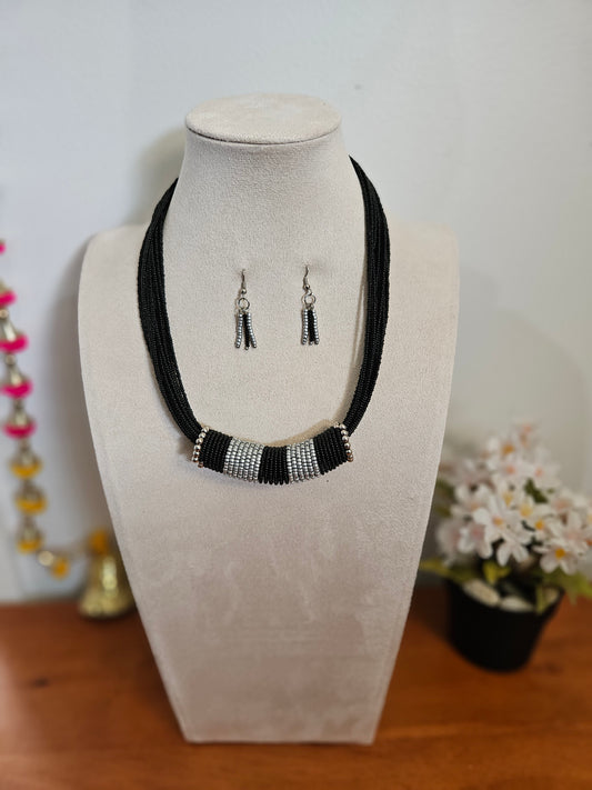 Saanvi Midnight Axis Beaded Necklace Set