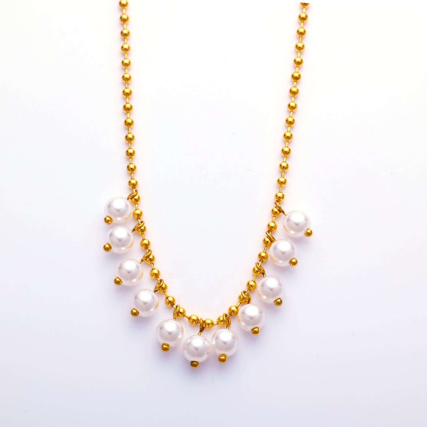 Elara Pearl Curve Necklace