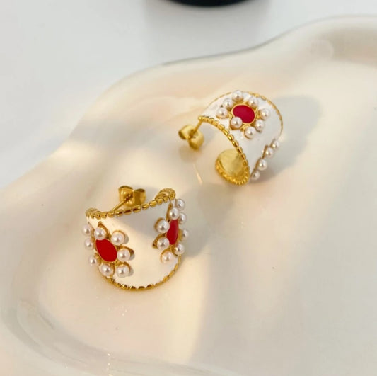 Saanvi Maharani Pearl Stud Earrings