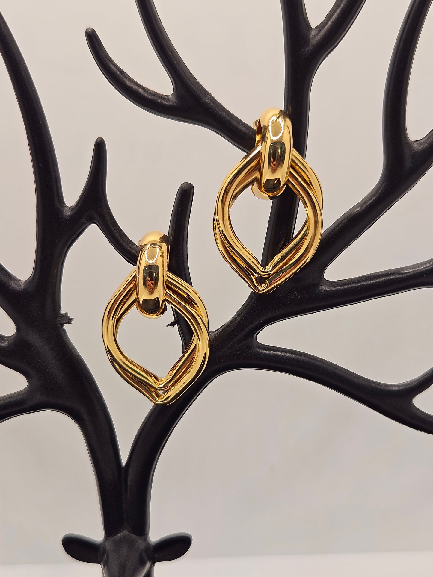 Halo Statement Modern Frame