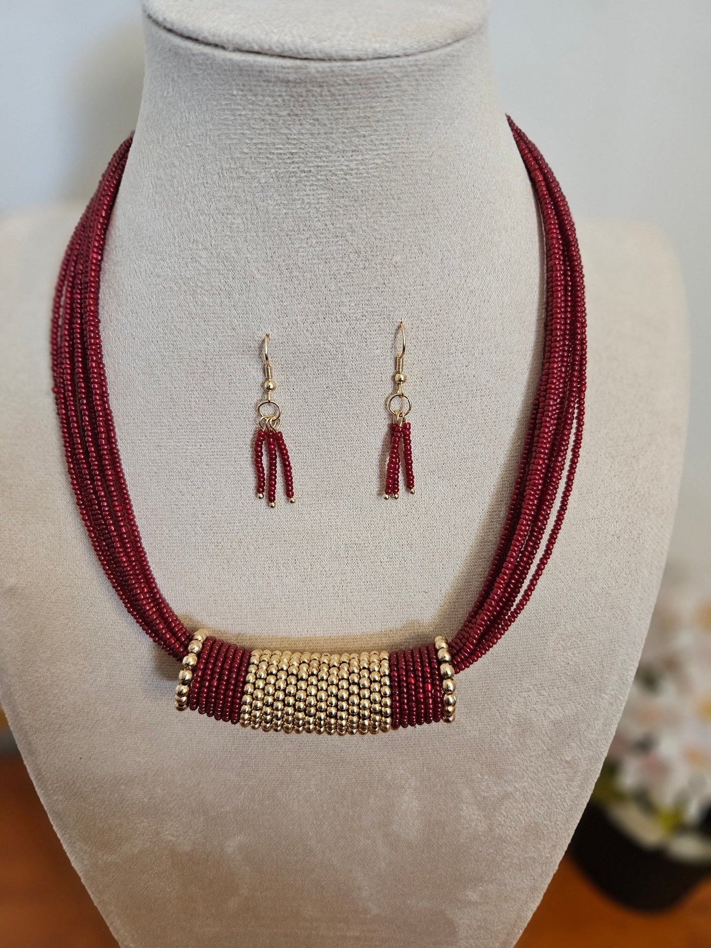 Saanvi Axis Beaded Necklace Set
