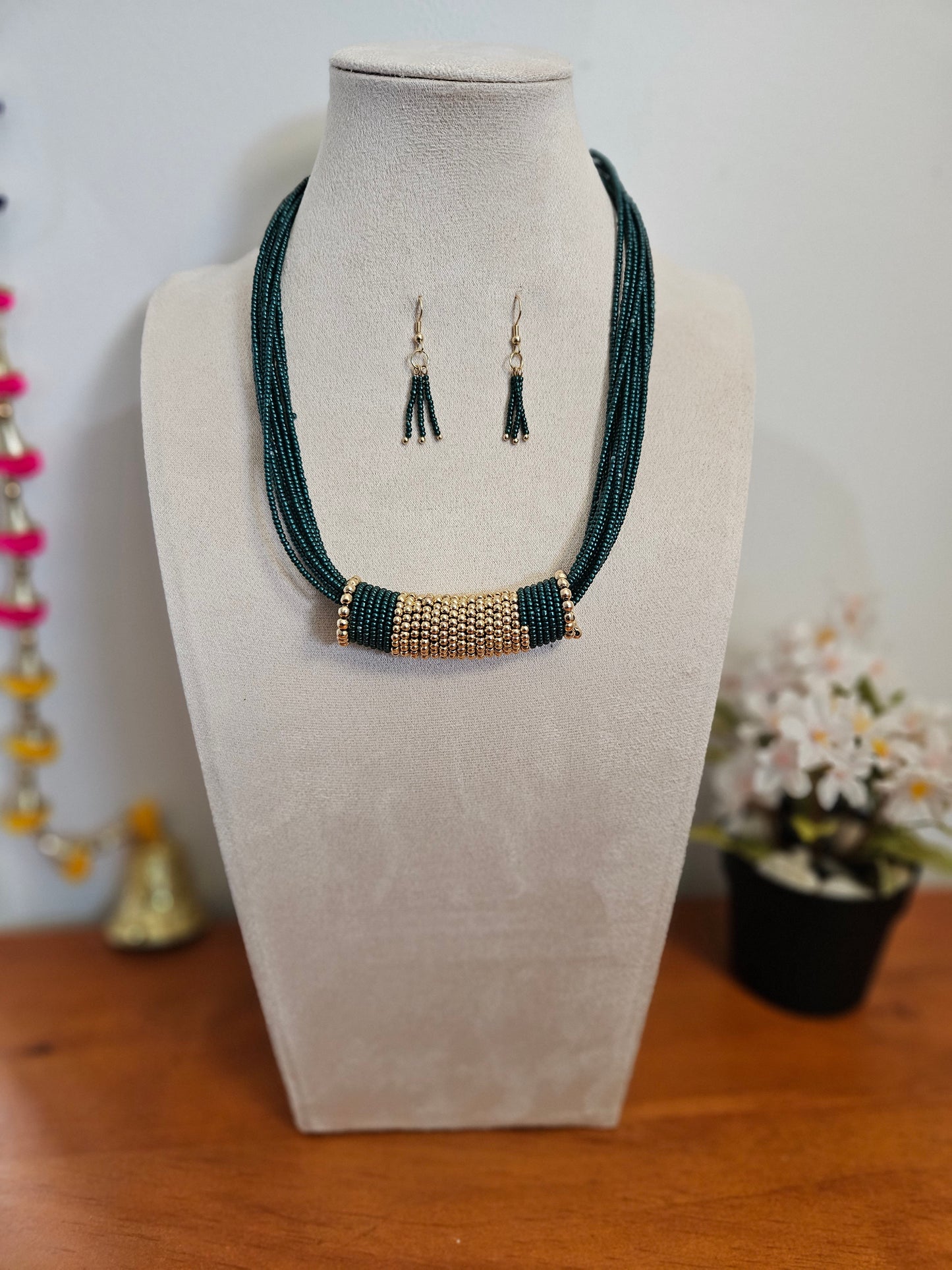 Saanvi Axis Beaded Necklace Set
