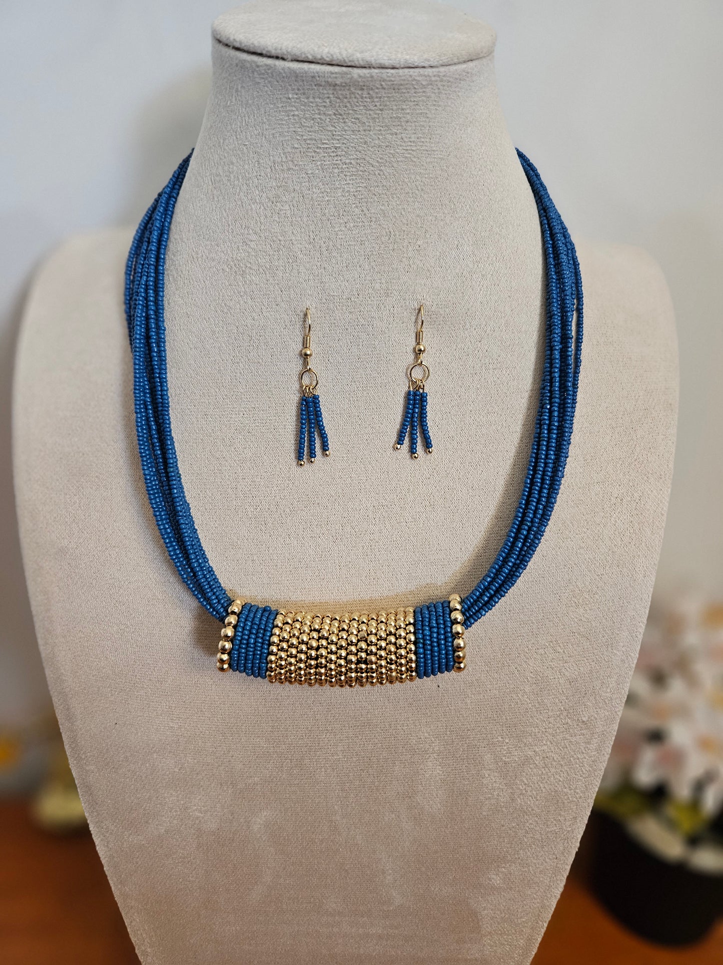 Saanvi Axis Beaded Necklace Set