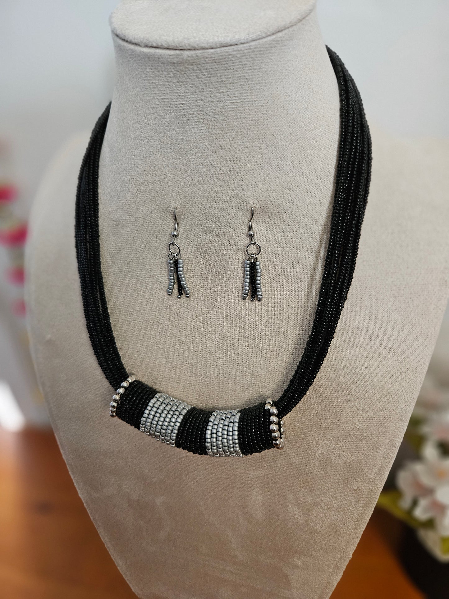 Saanvi Midnight Axis Beaded Necklace Set