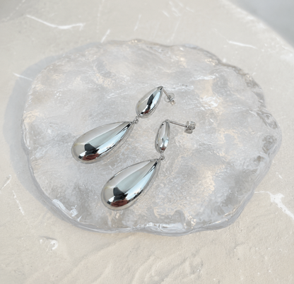 Aurelia Gold Teardrop Drop Earrings