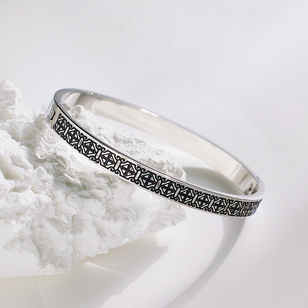 Heritage Crest Cuff Bangle
