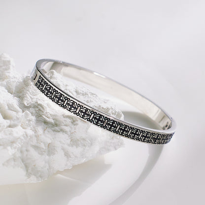 Heritage Crest Cuff Bangle