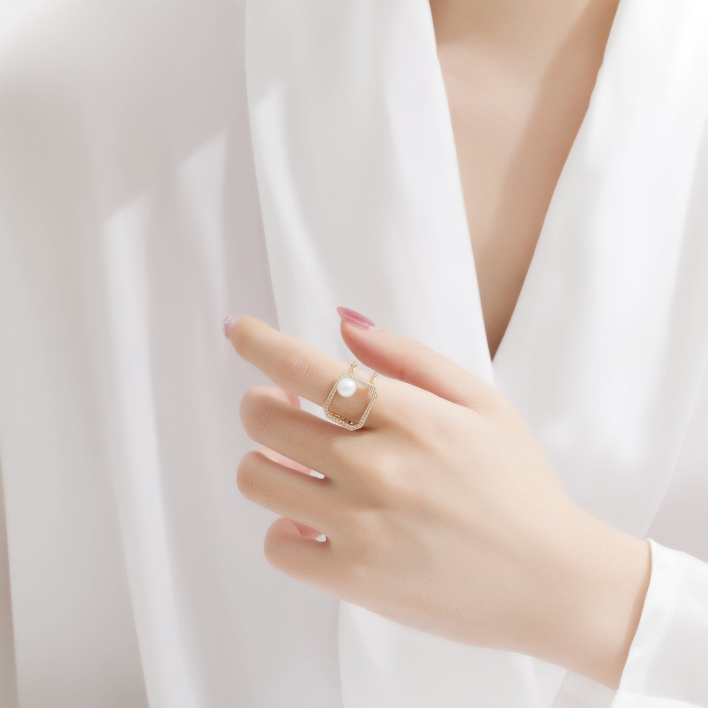 Celeste Pearl Frame Ring