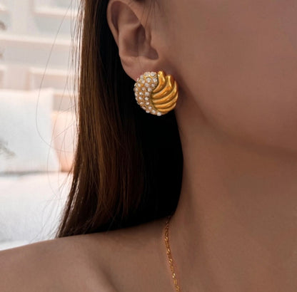 Celeste Shell Stud Earrings