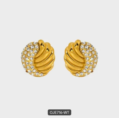 Celeste Shell Stud Earrings